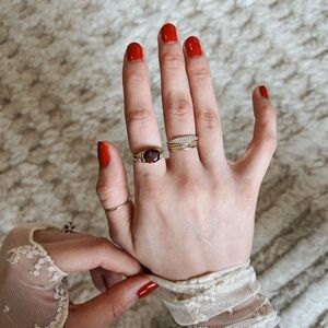 Mejuri Garnet Heirloom Ring Size 6